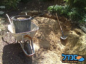 בריכת נוי - חפירה
